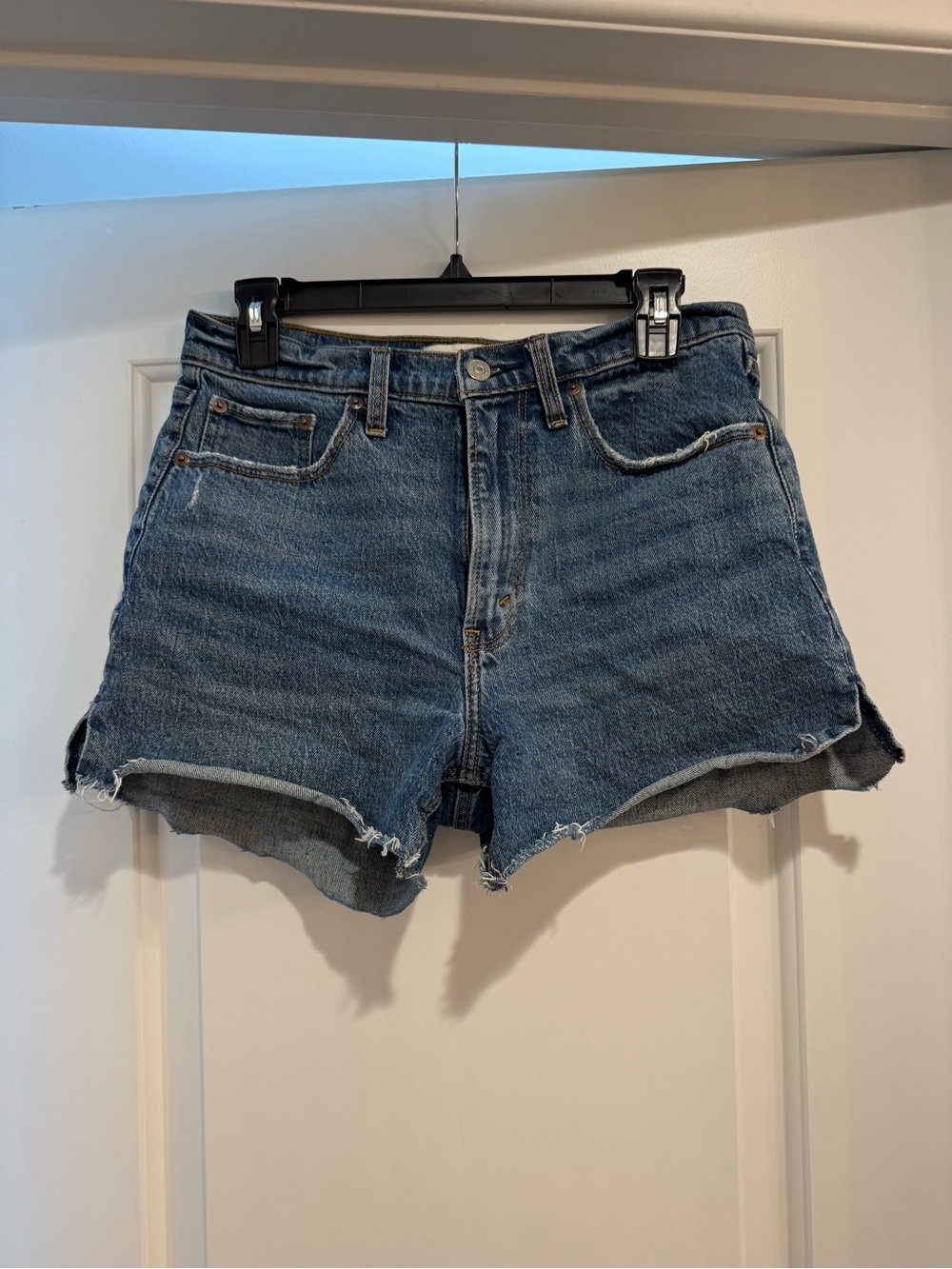 Abercrombie & Fitch High Rise 4” Mom Shorts (2022 version)